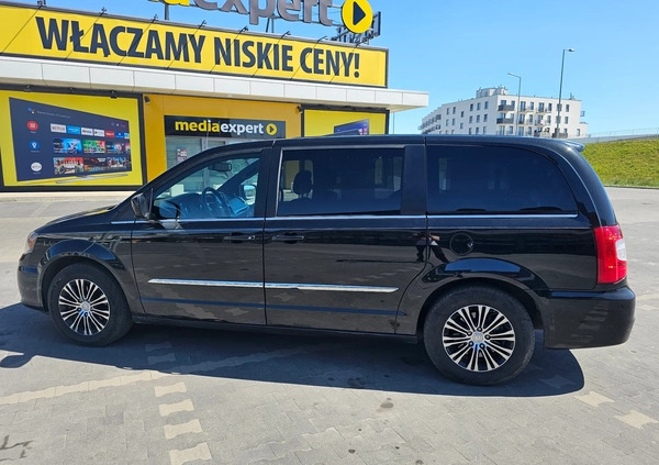 Chrysler Town &amp; Country cena 57500 przebieg: 183000, rok produkcji 2014 z Mława małe 191